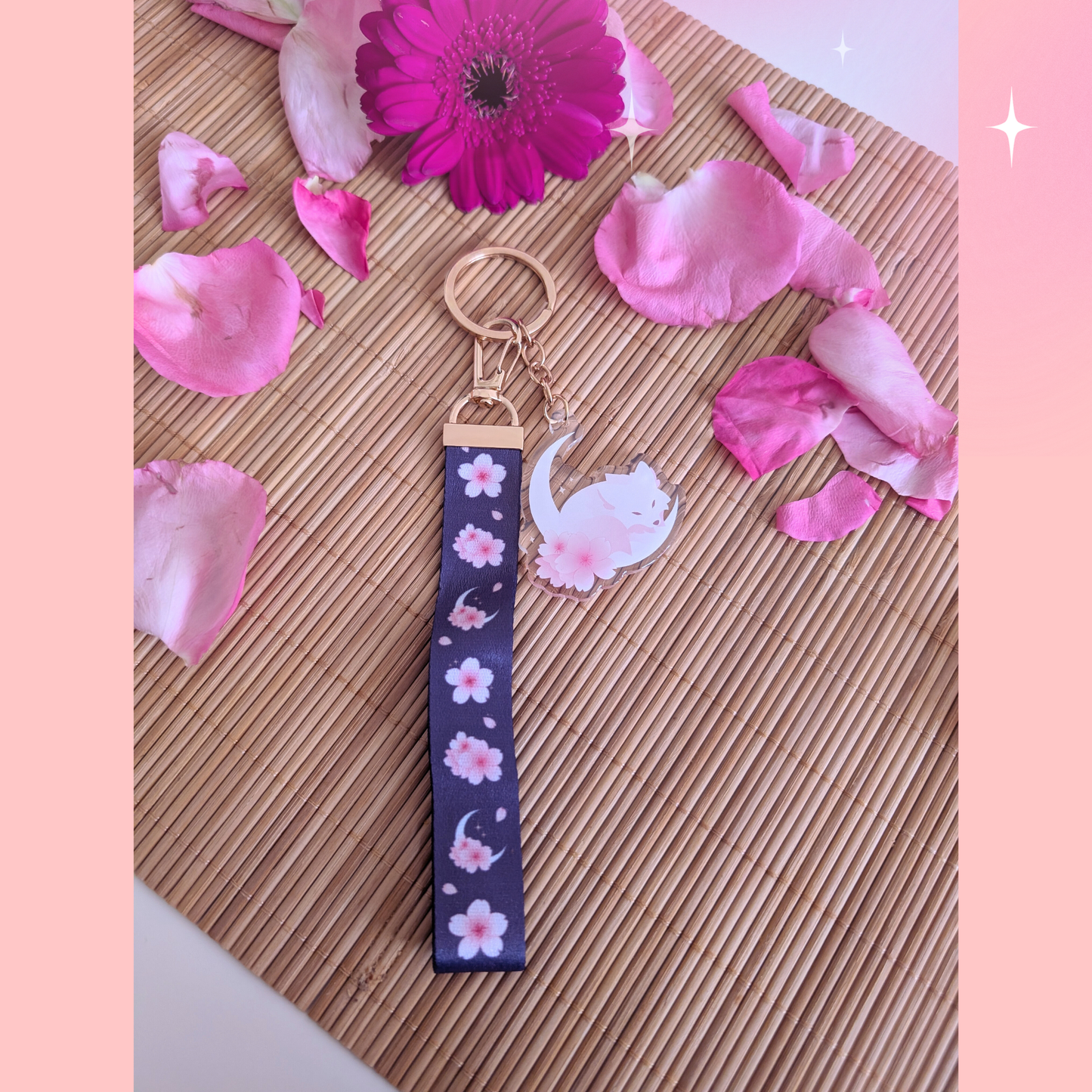 Graues Kirschblüten Schlüsselband mit Acryl Anhänger: "Kirschblütenwolf"