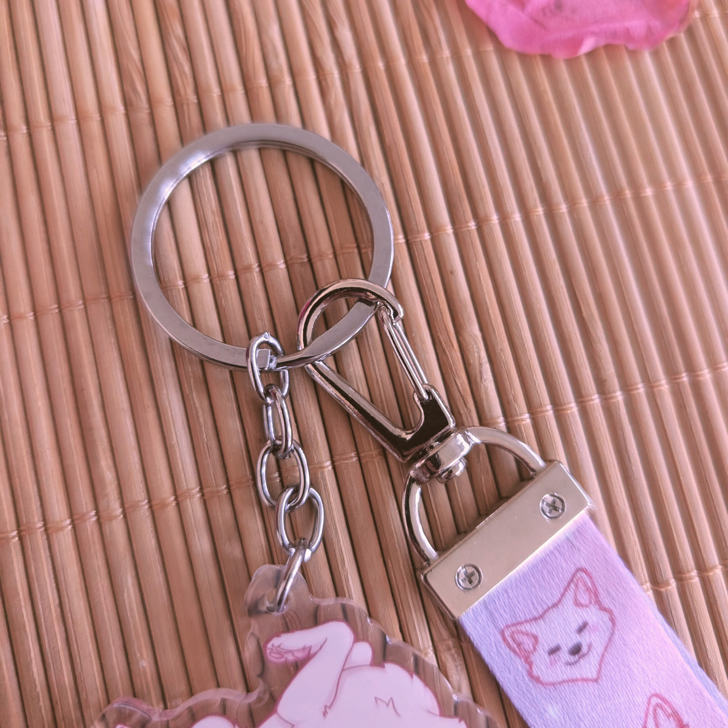 Lila Verlauf "Wolf Galaxy" Schlüsselband mit Acryl Anhänger: "Bellyrubs"