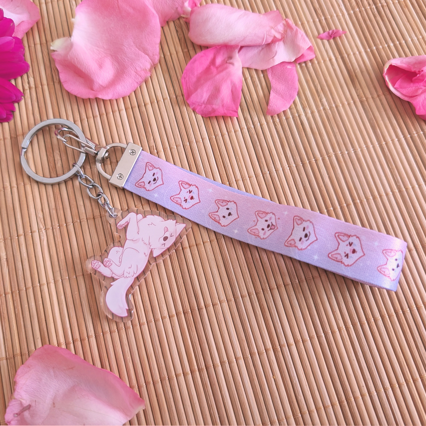 Lila Verlauf "Wolf Galaxy" Schlüsselband mit Acryl Anhänger: "Bellyrubs"