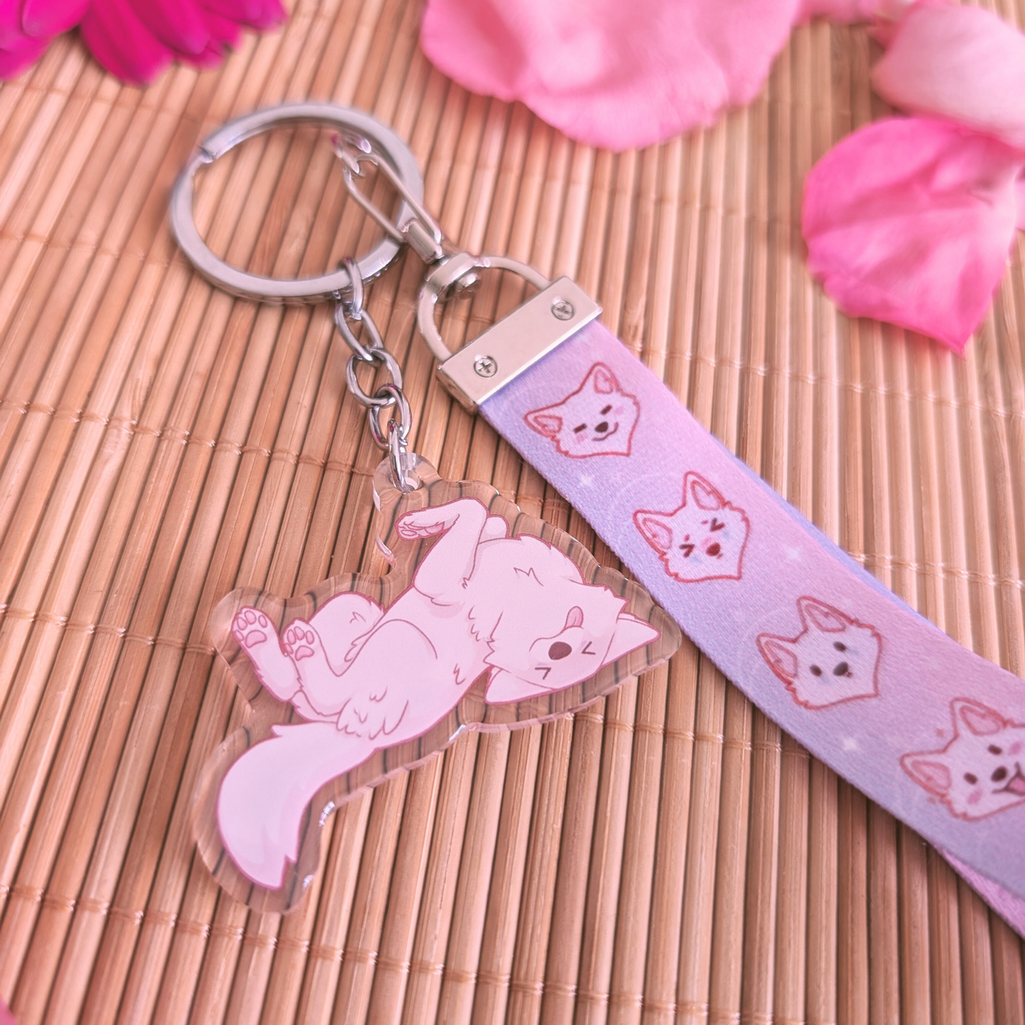 Lila Verlauf "Wolf Galaxy" Schlüsselband mit Acryl Anhänger: "Bellyrubs"